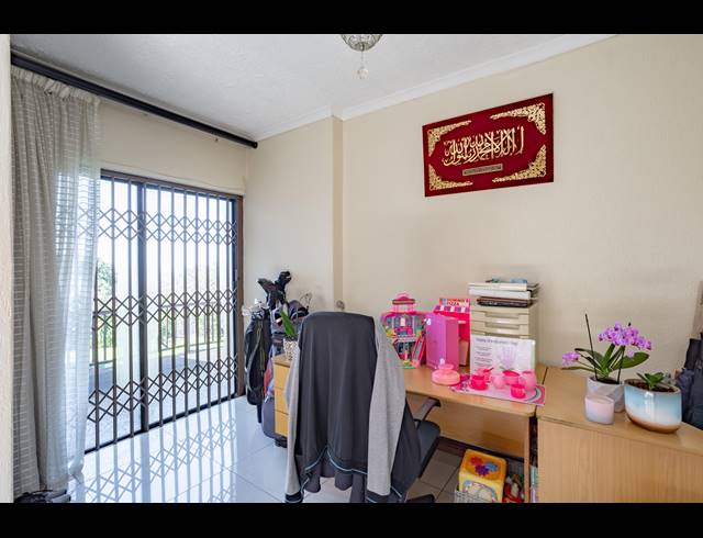 4 BEDROOM HOUSE FOR SALE IN RESERVOIR HILLS